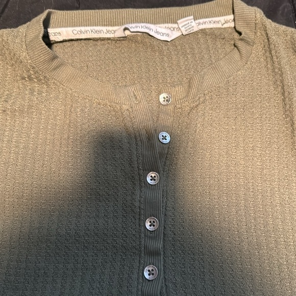 Calvin Klein shirt - Picture 2 of 5